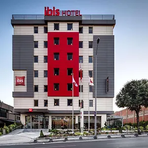 Отель Ibis West ***